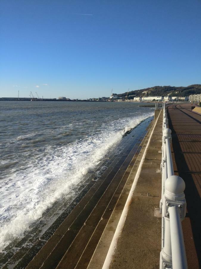 Whole Flat Next To Dover Port With Parking Экстерьер фото