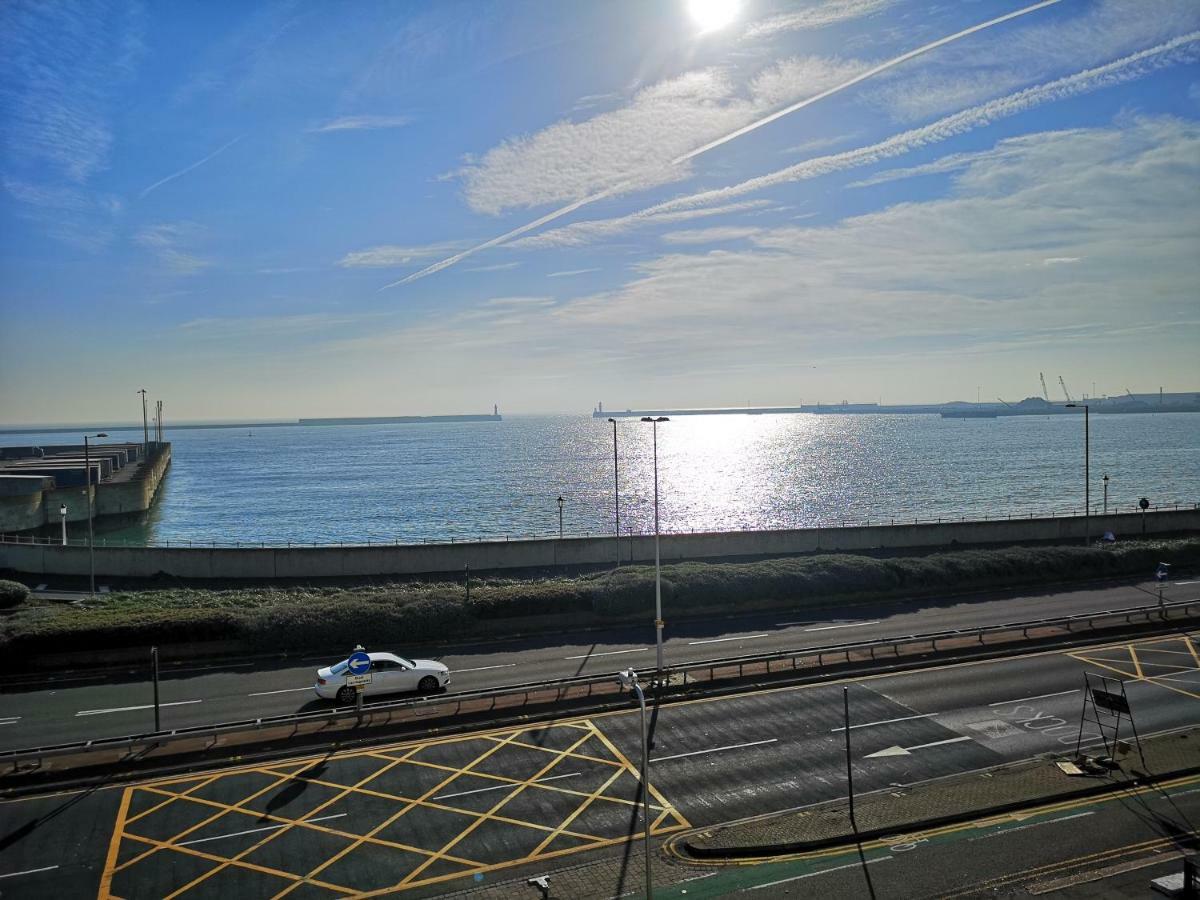 Whole Flat Next To Dover Port With Parking Экстерьер фото